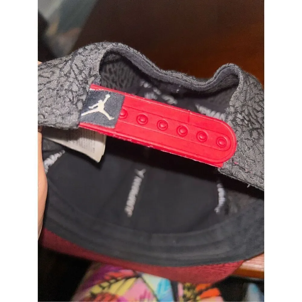 Nike air Jordan snap back ball cap size youth